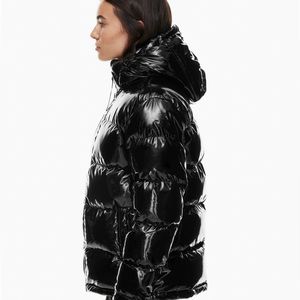 The Super Puff Black Glossy Lacquer Goose Down Puffer Black 2XS Aritzia